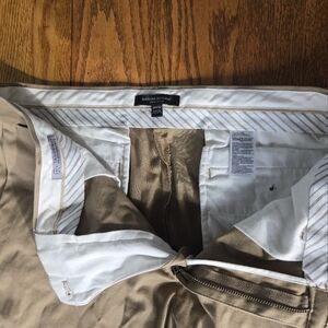 Banana Republic Men's Beige Aiden Chino Pants Size 34x32